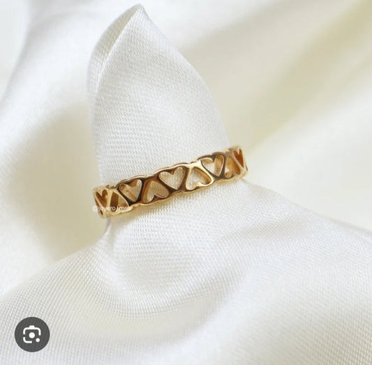 The Cut-Out Heart Filigree Ring