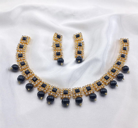 Simple Stones Choker Set
