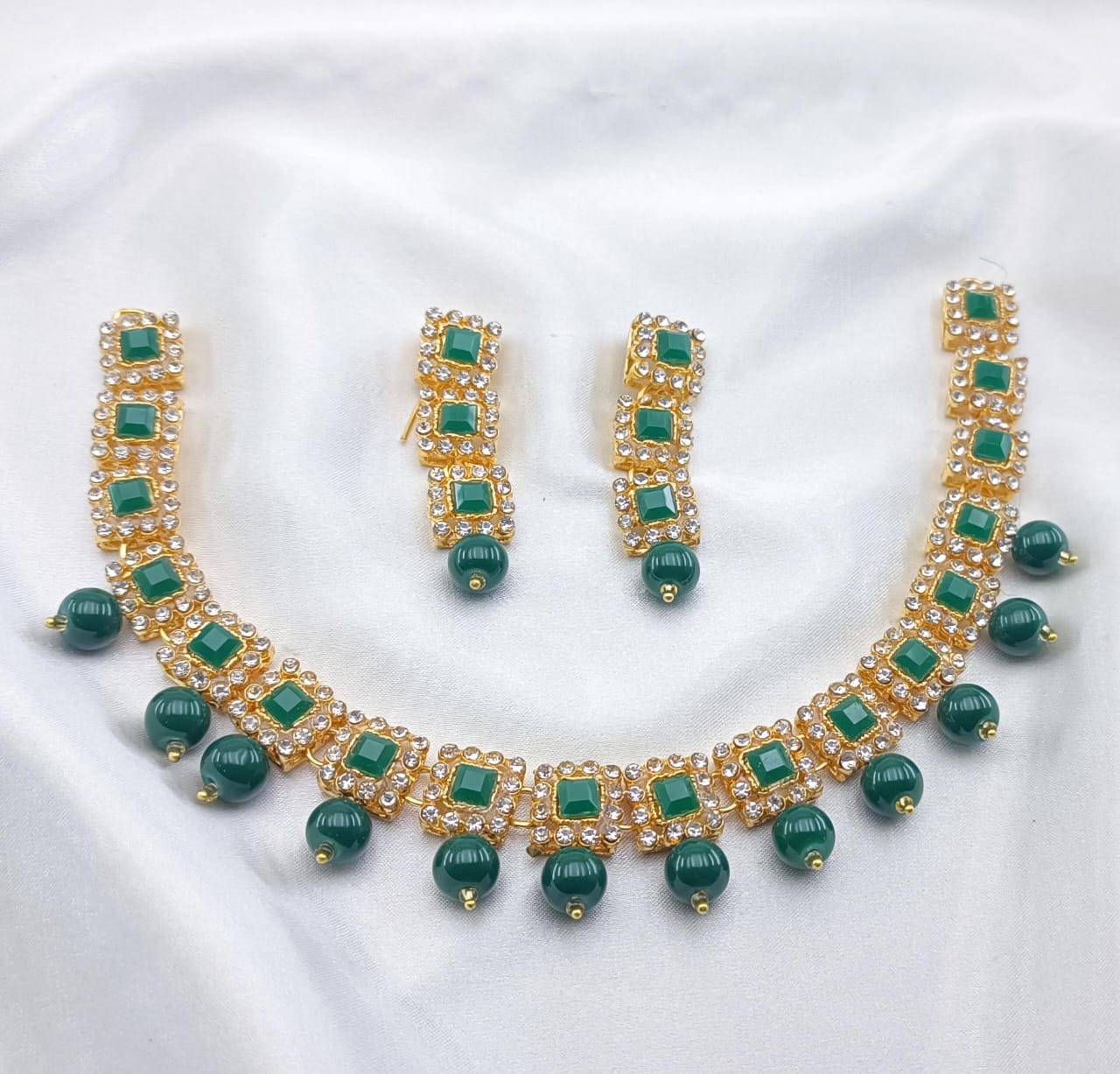 Simple Stones Choker Set