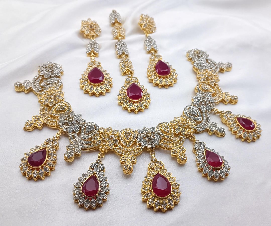 Gold Polish Neacklace Set