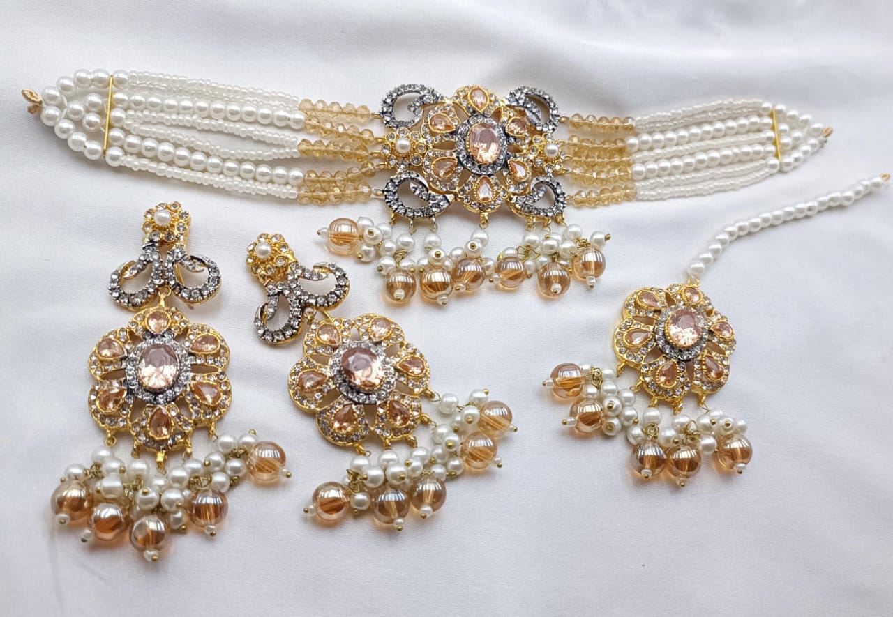White Pearls Choker Set