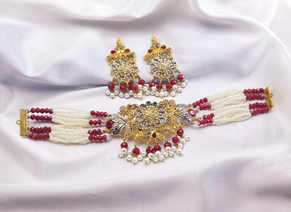 White Pearls Choker Set