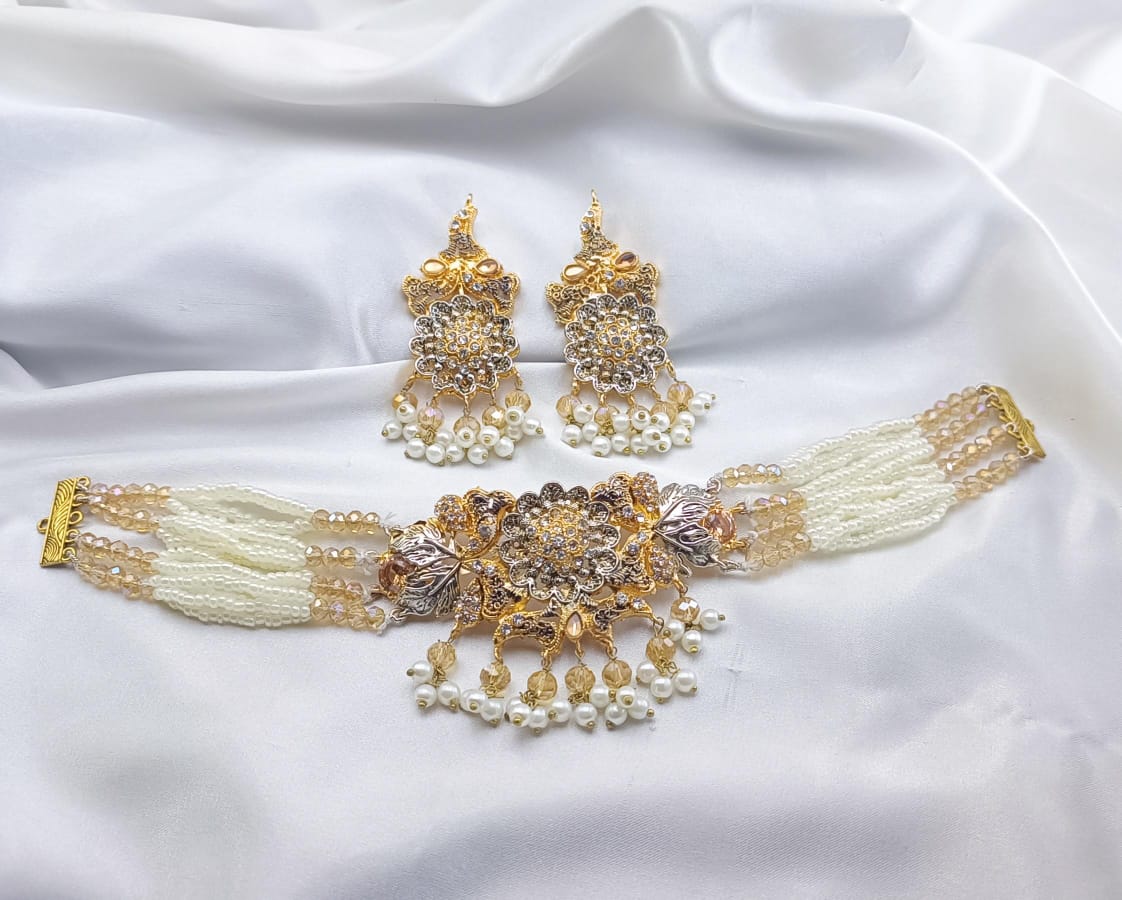 White Pearls Choker Set