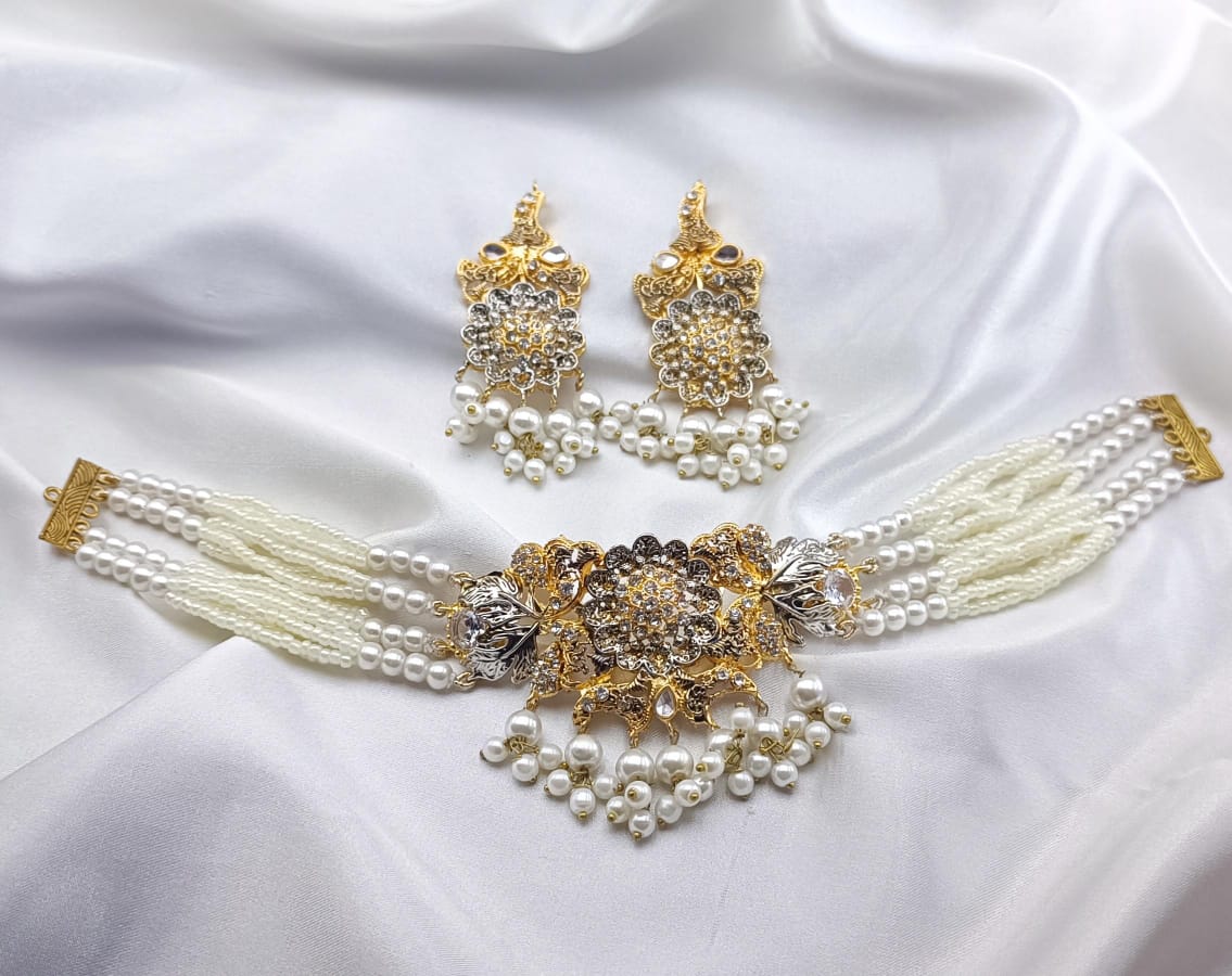 White Pearls Choker Set