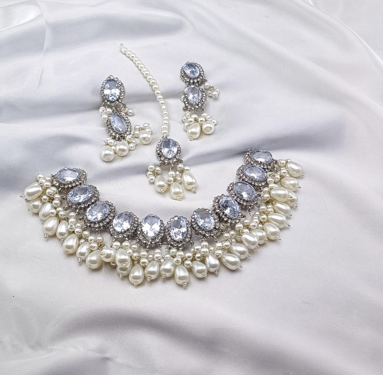 Silver Base Neacklace Set