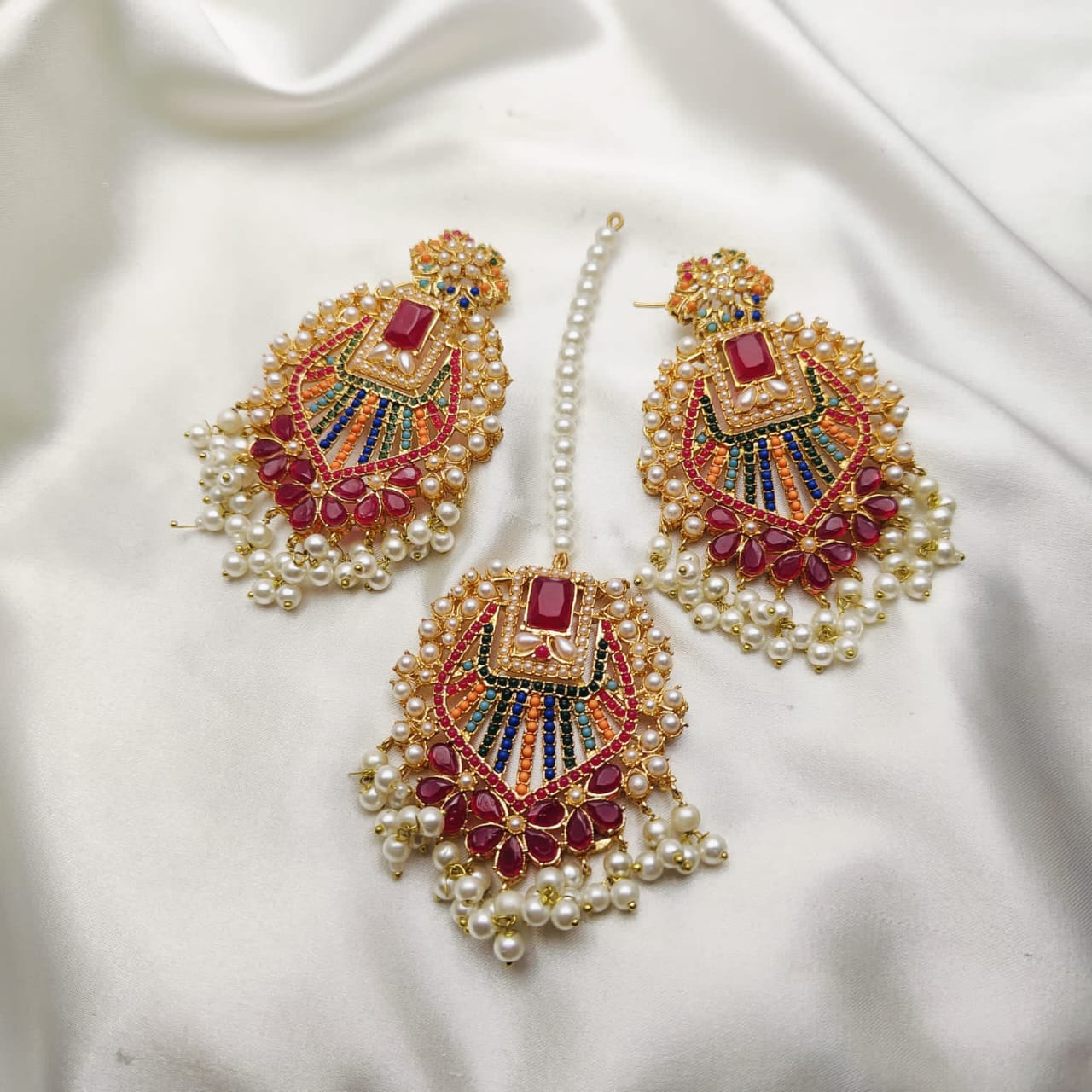 Elegant Tika & Earrings