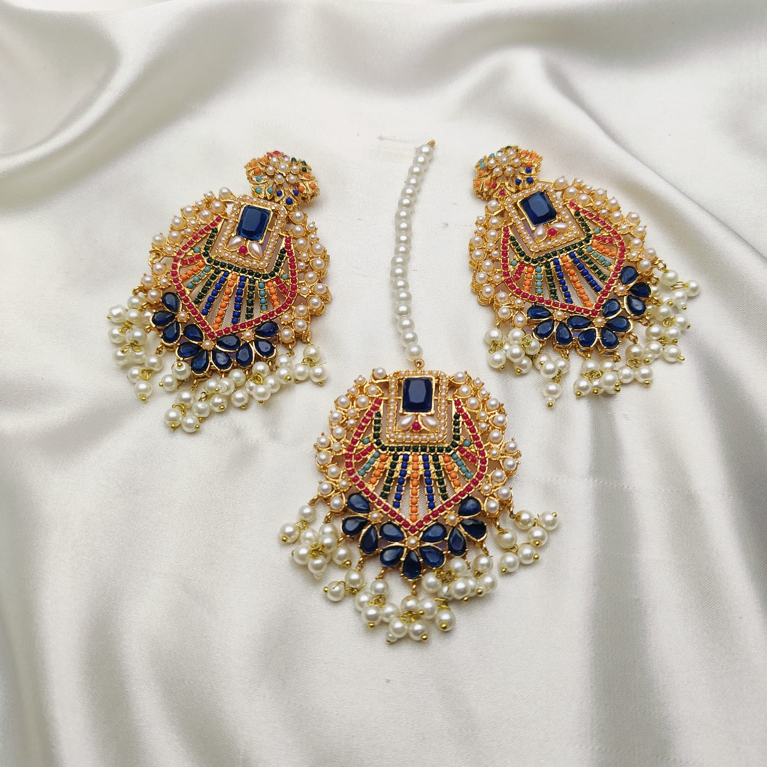 Elegant Tika & Earrings