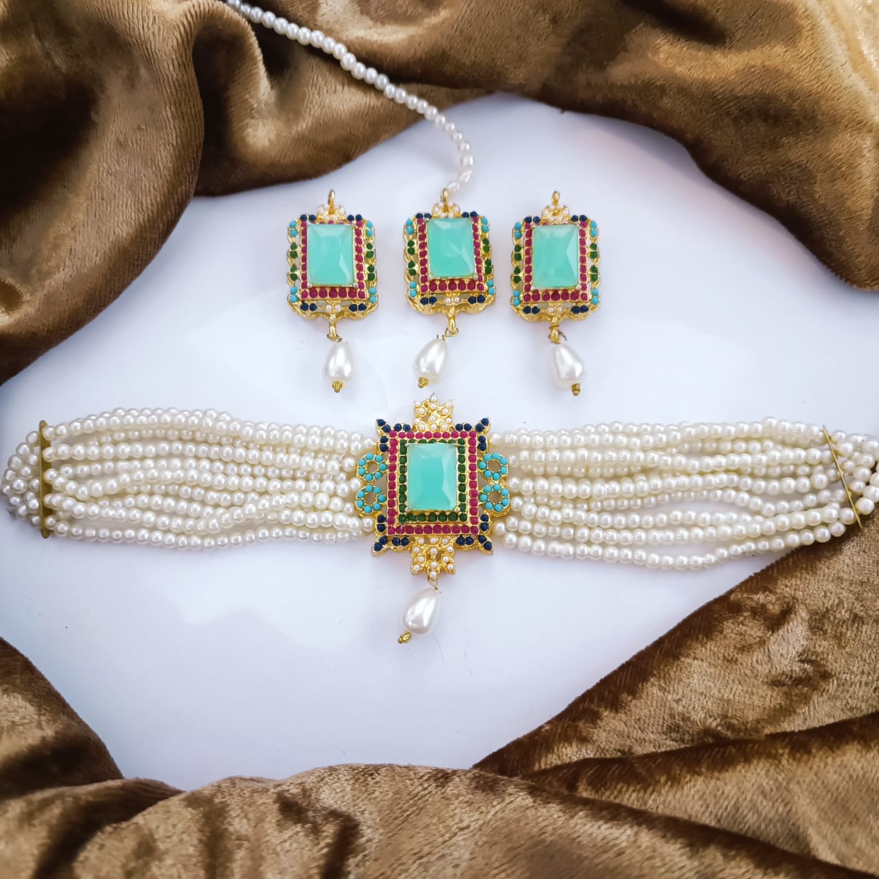 White Pearls Choker Set