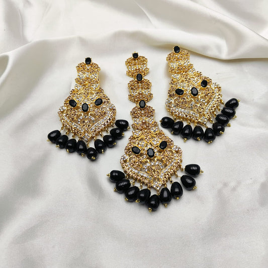 Glamorous Tika & Earrings