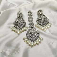Glamorous Tika & Earrings