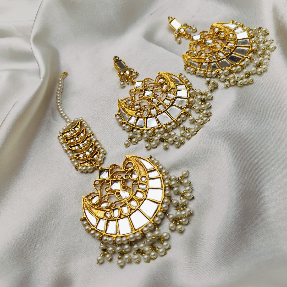 Sheesha Kundan Tika & Earrings