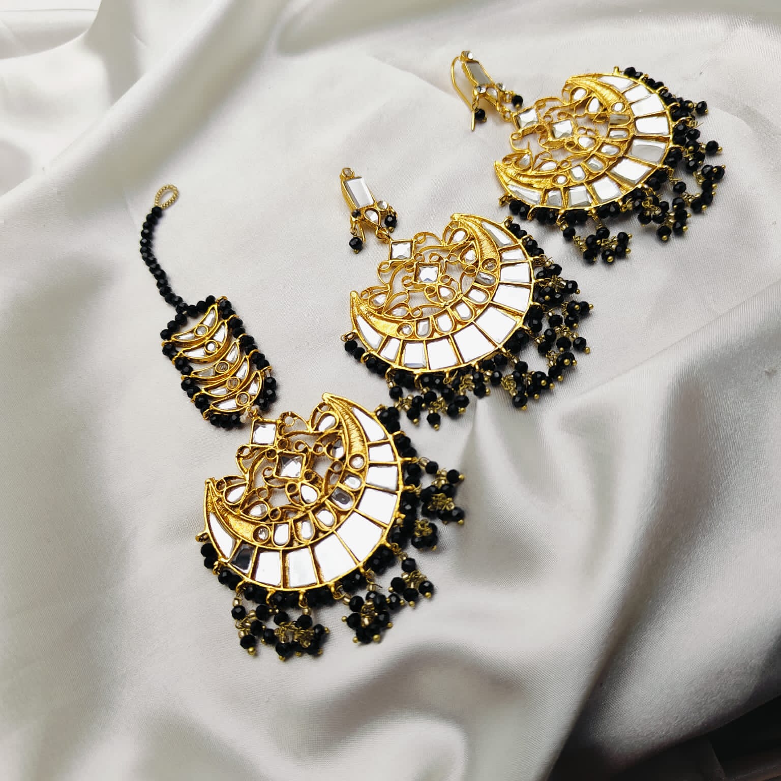 Sheesha Kundan Tika & Earrings