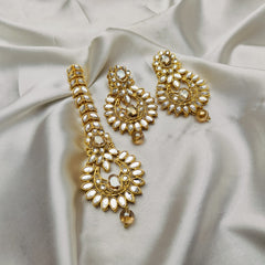 Kundan Tika & Earrings