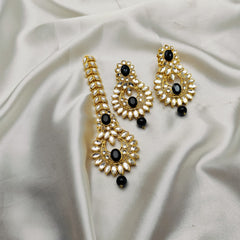 Kundan Tika & Earrings