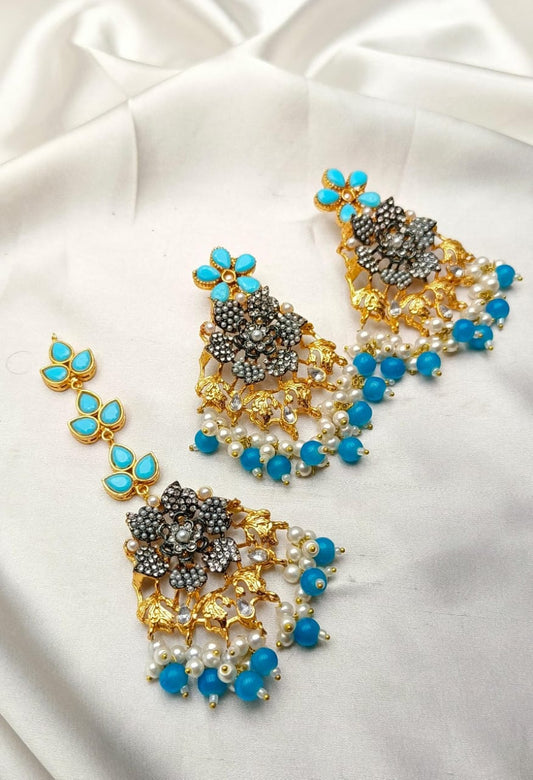 Delightful Tika & Earrings
