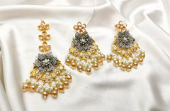 Delightful Tika & Earrings