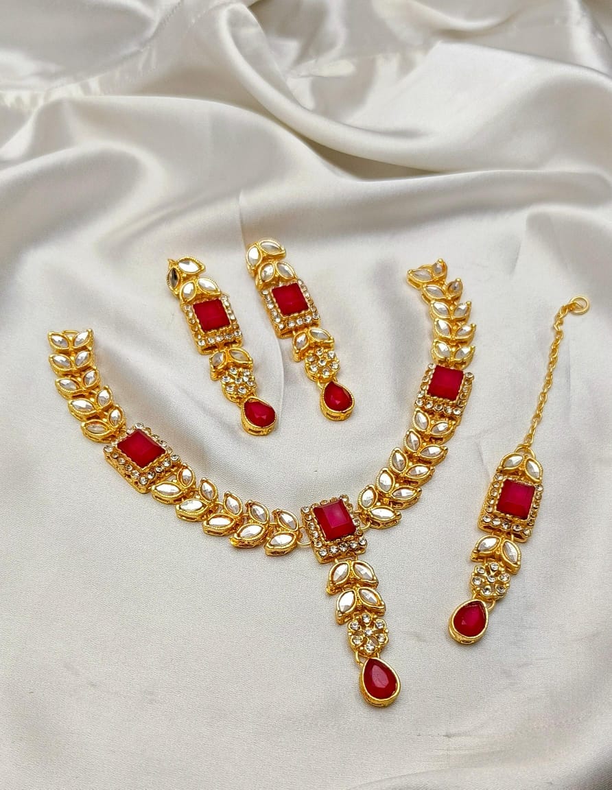 American Choker Party Set