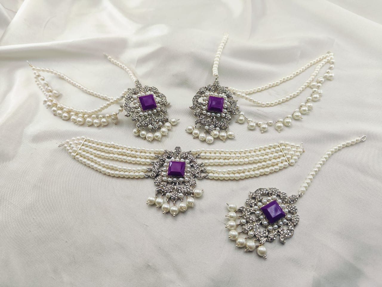 White Pearls Choker Set