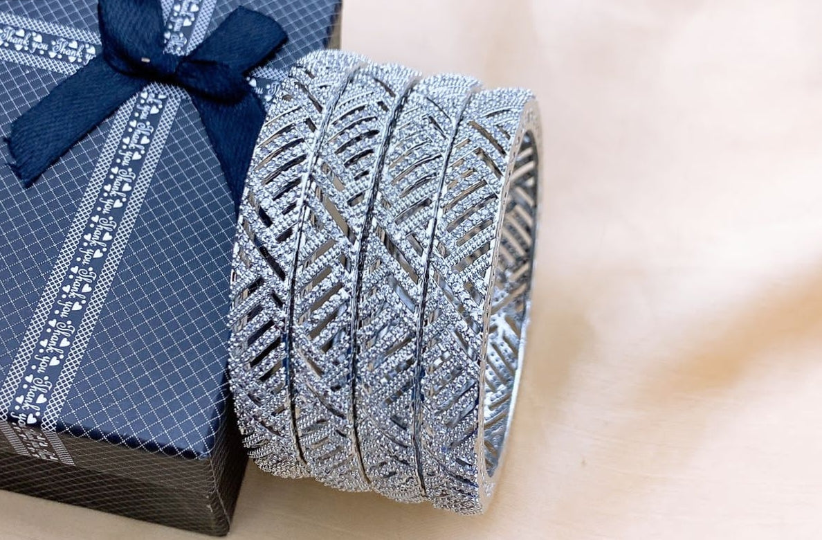 One Carat 4Pieces Bangles Set