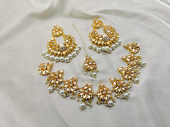Kundan Stones Neacklace Set