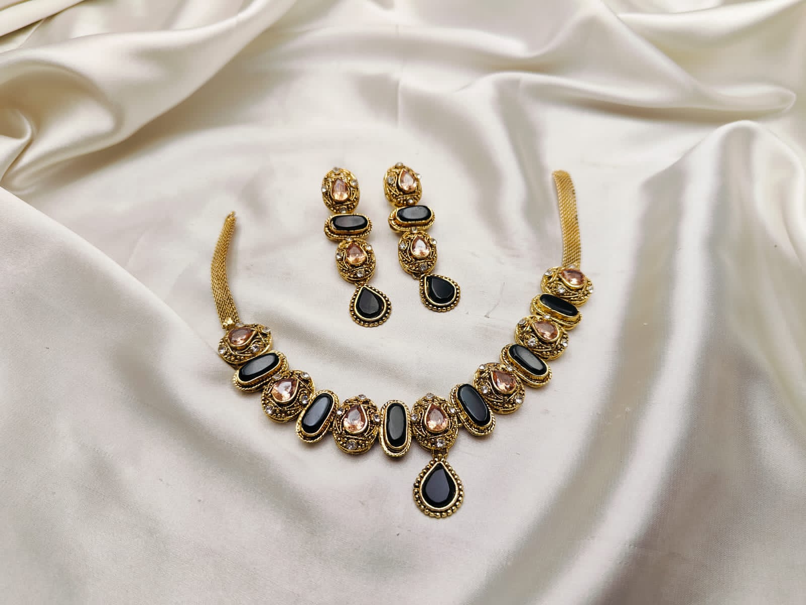 Fine Quality Neacklace Set
