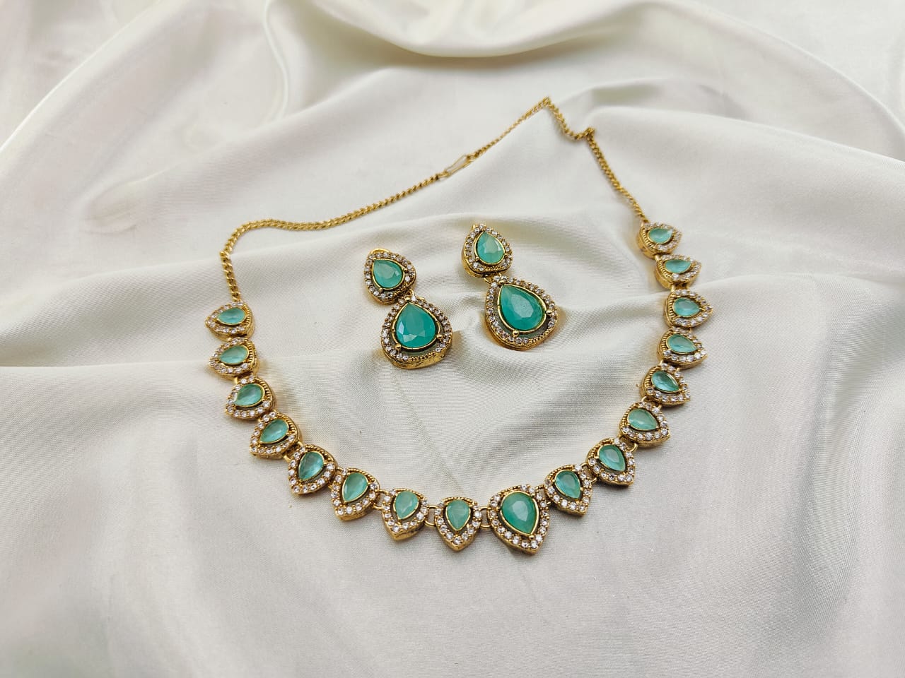Zircon Stones Choker Set