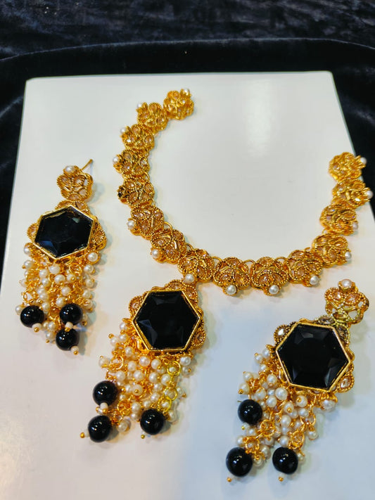 Fine Stones Neacklace Set