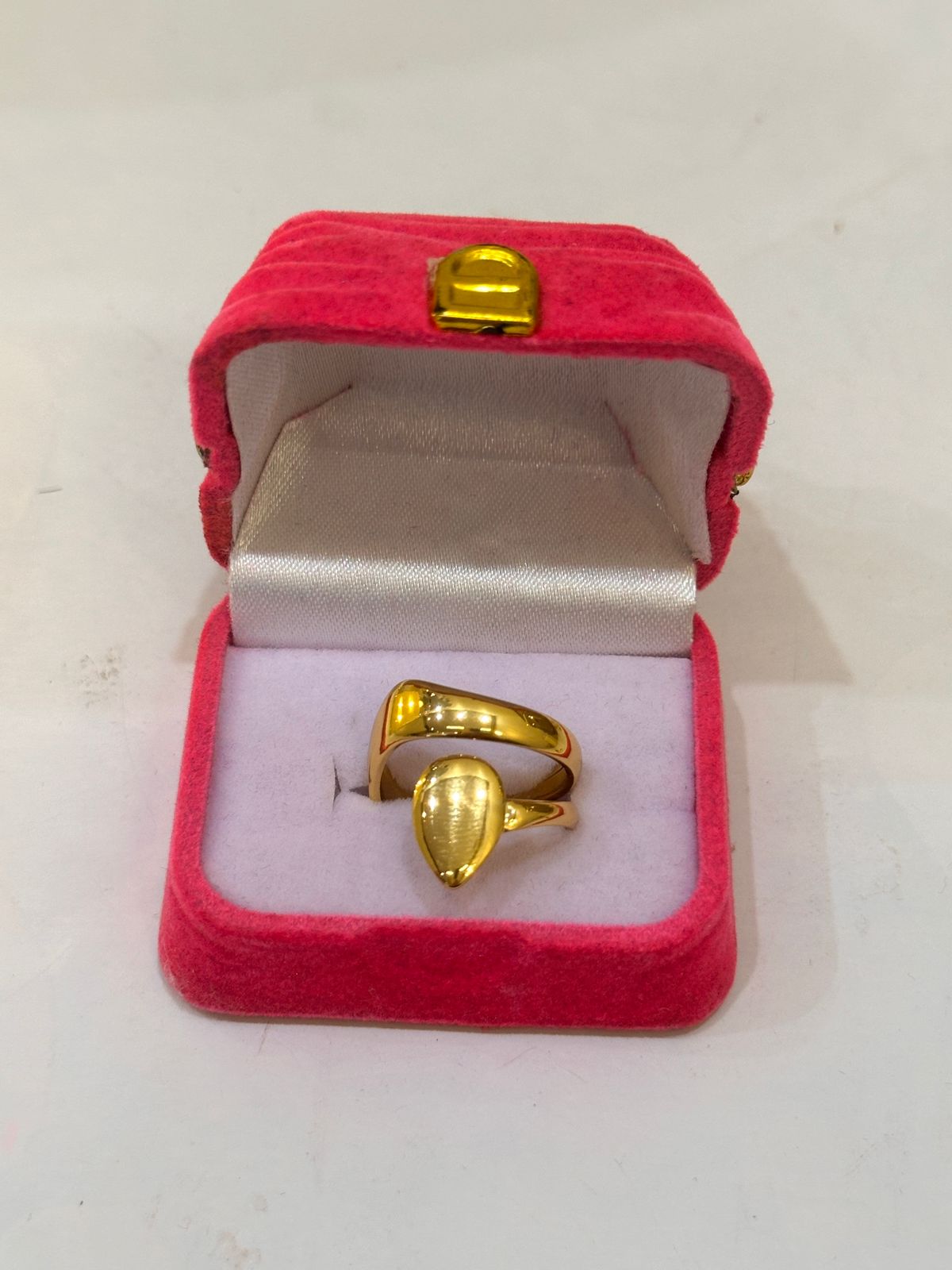 Elegant 18K Gold-Plated Teardrop Bypass Ring – Adjustable Minimalist Statement Band With Box