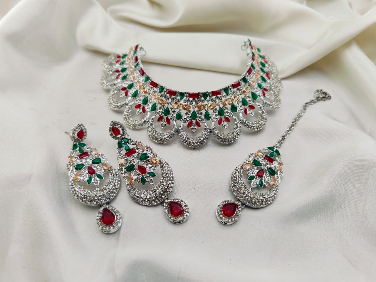 Silver Base Neacklace Set