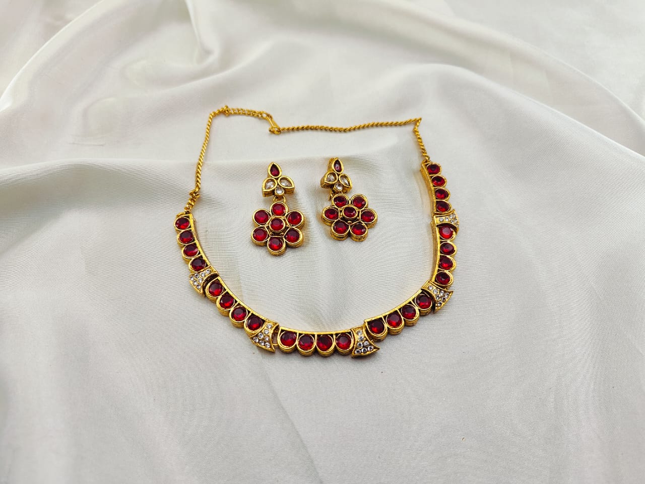 Zircon Stones Choker Set