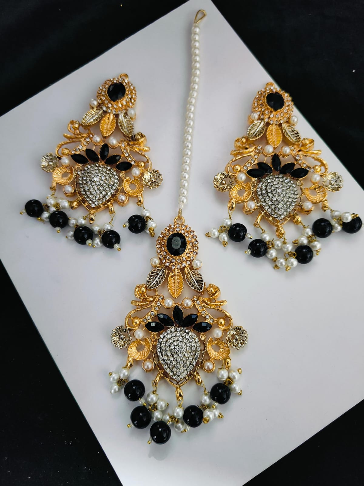 Real Stones Tika & Earrings