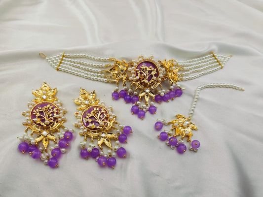 Golden Base Neacklace Set
