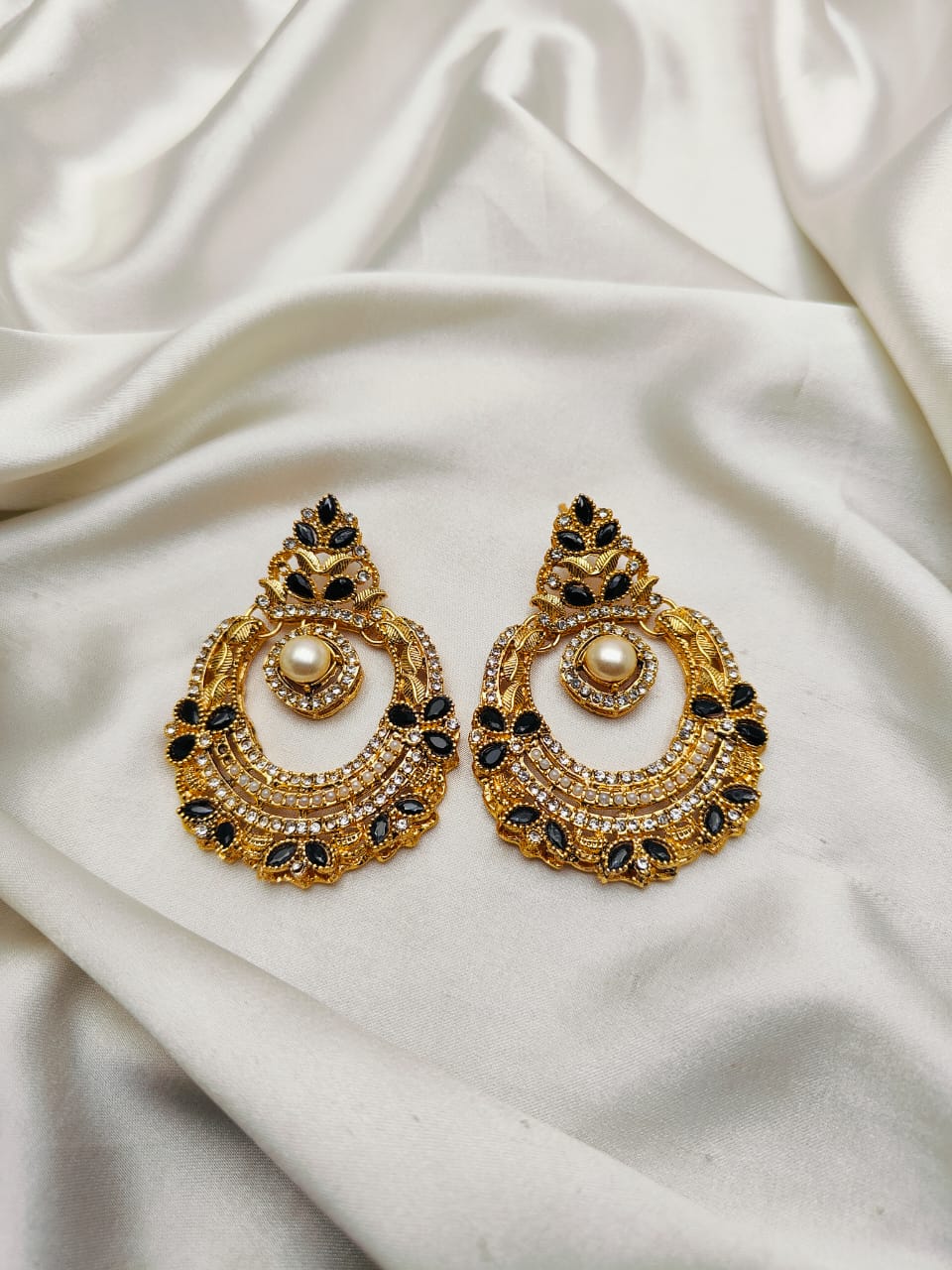 Fine Quality Stones Earrings