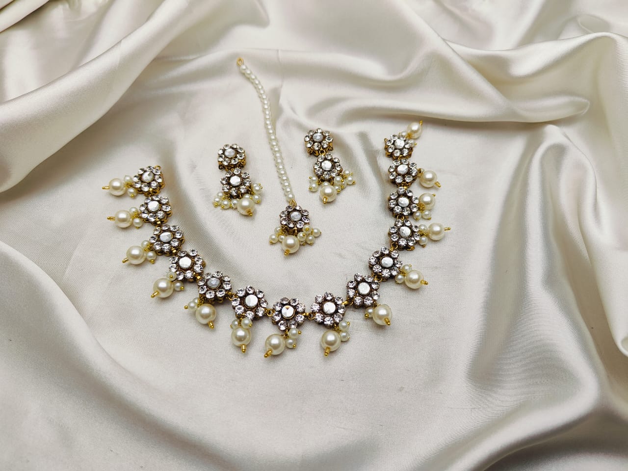 Fine Quality Choker Set
