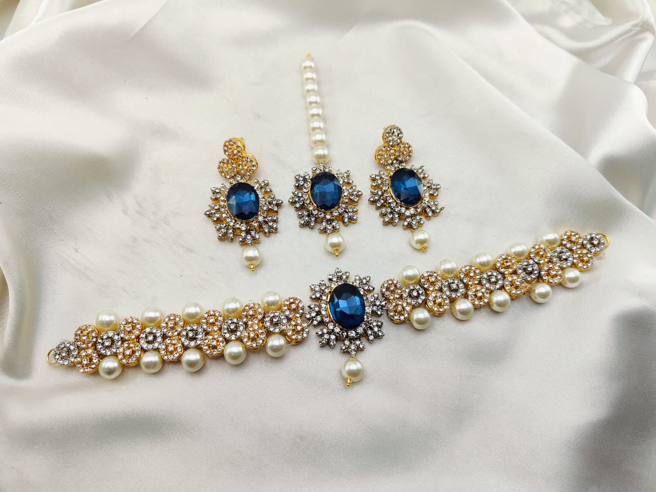 New Article 2Tone Choker Set