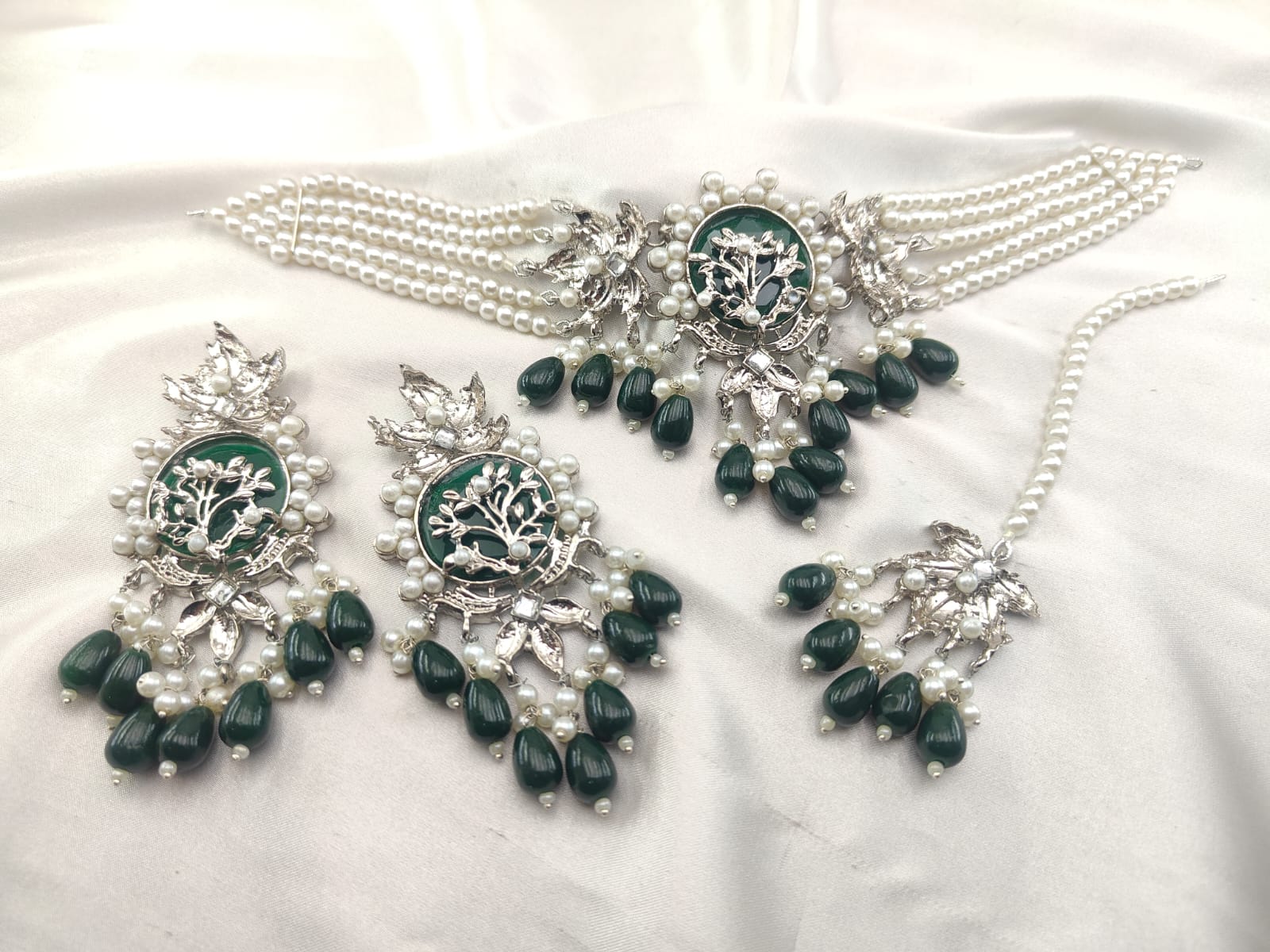 Silver Base Neacklace Set