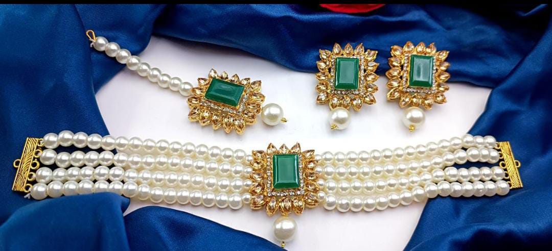 White Pearls Choker Set