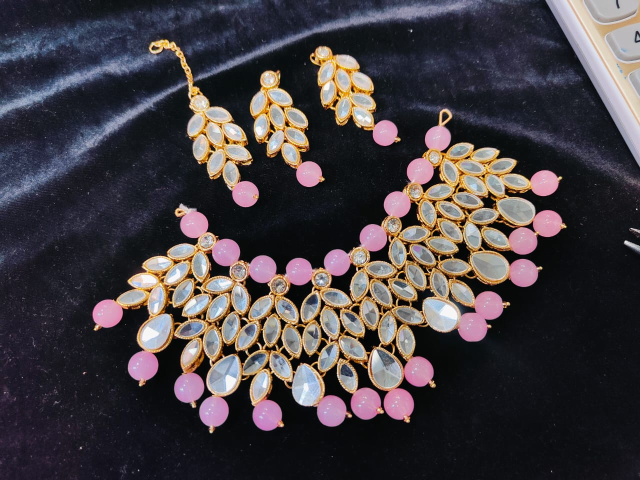 Kundan Stones Neacklace Set