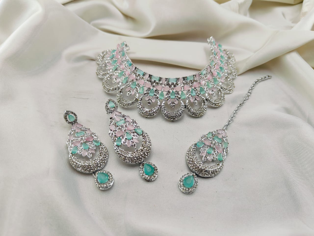 Silver Base Neacklace Set