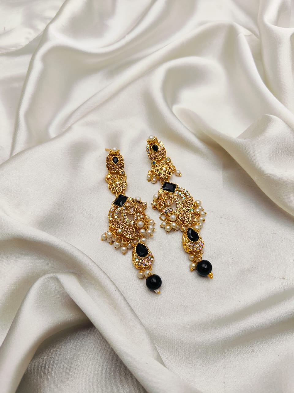 Fine Quality Stones Earrings