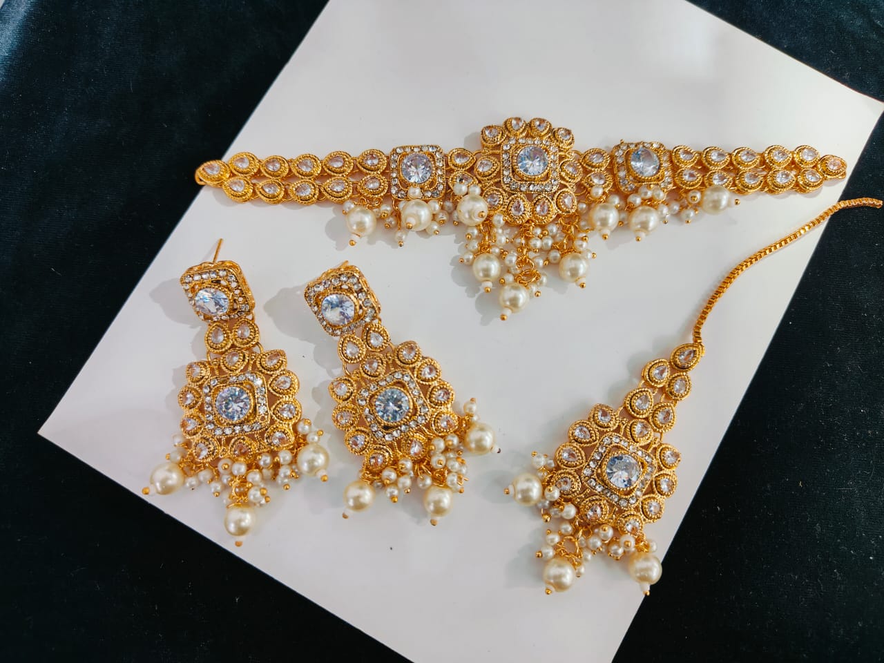 Fine Quality Neacklace Set