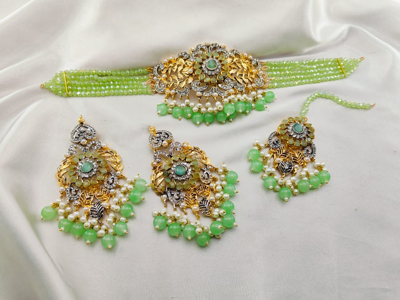 TO Much Fine Choker Set