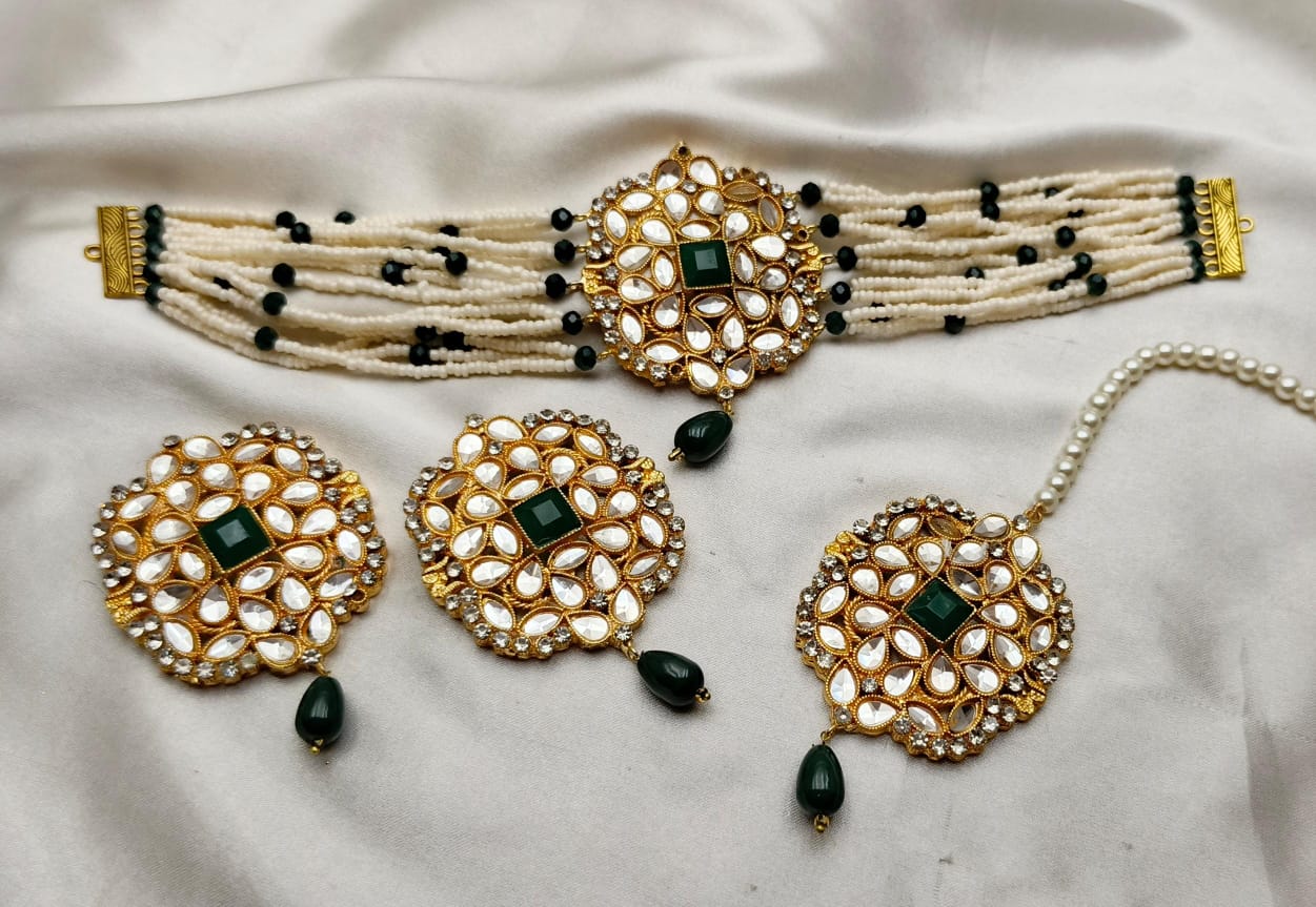 White Pearls Neacklace Set