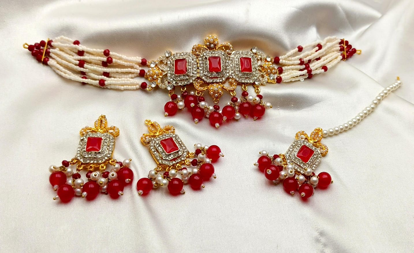 White Pearls Choker Set