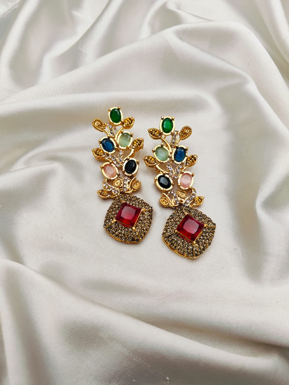 Fine Quality Stones Earrings