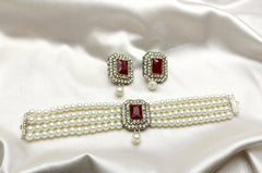 Simple White Pearls Choker