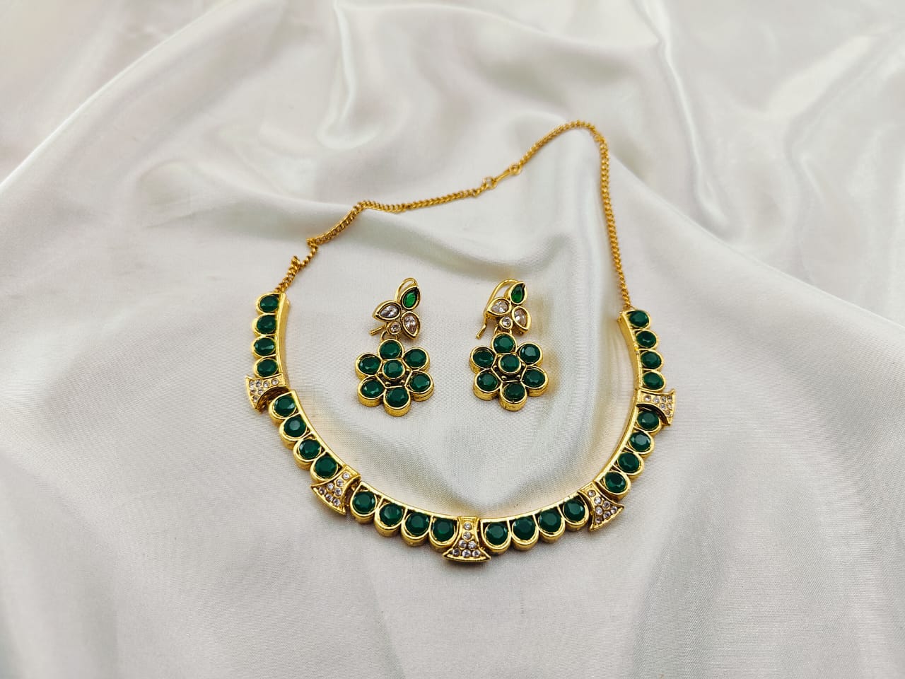 Zircon Stones Choker Set