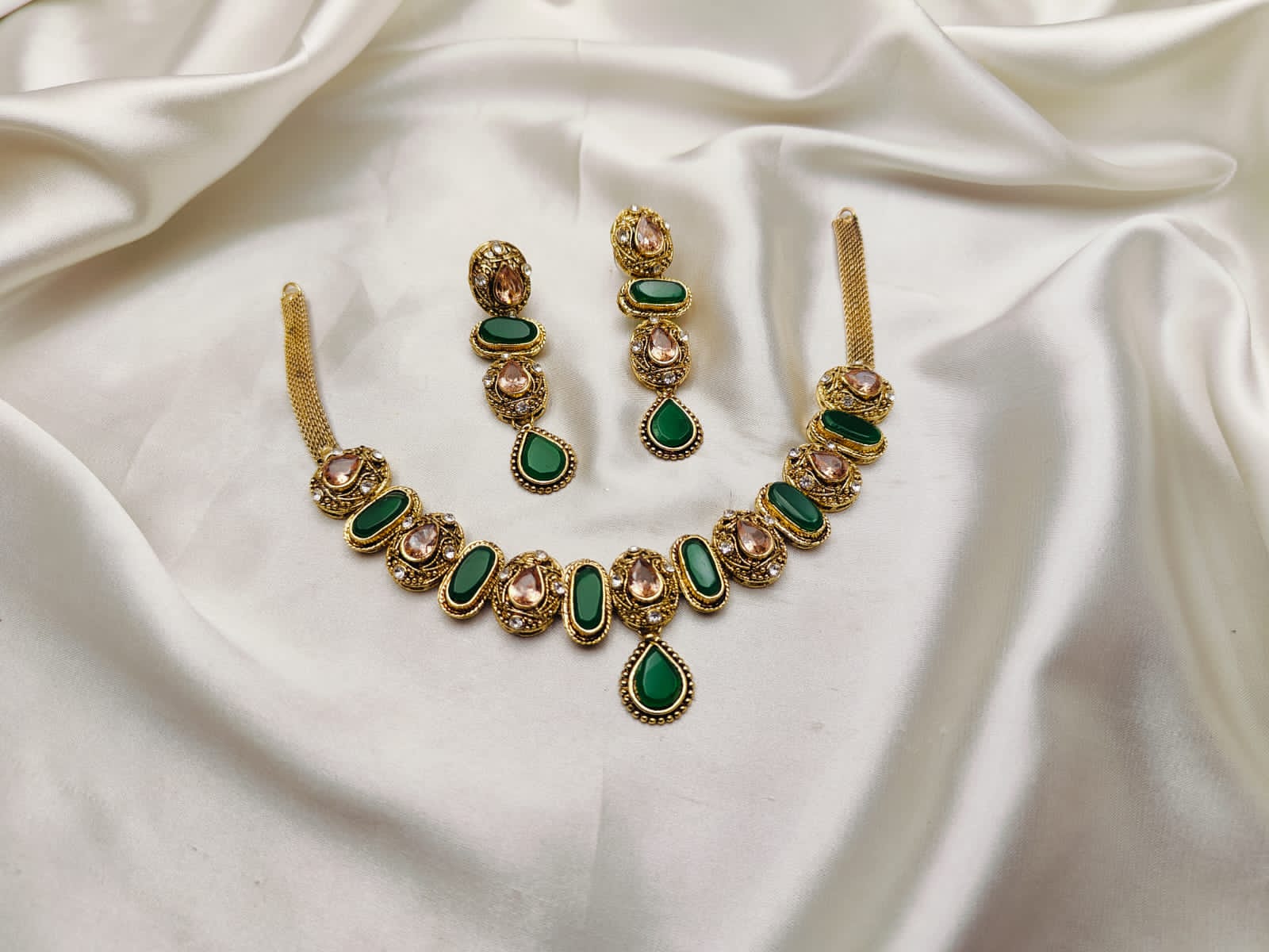 Fine Quality Neacklace Set
