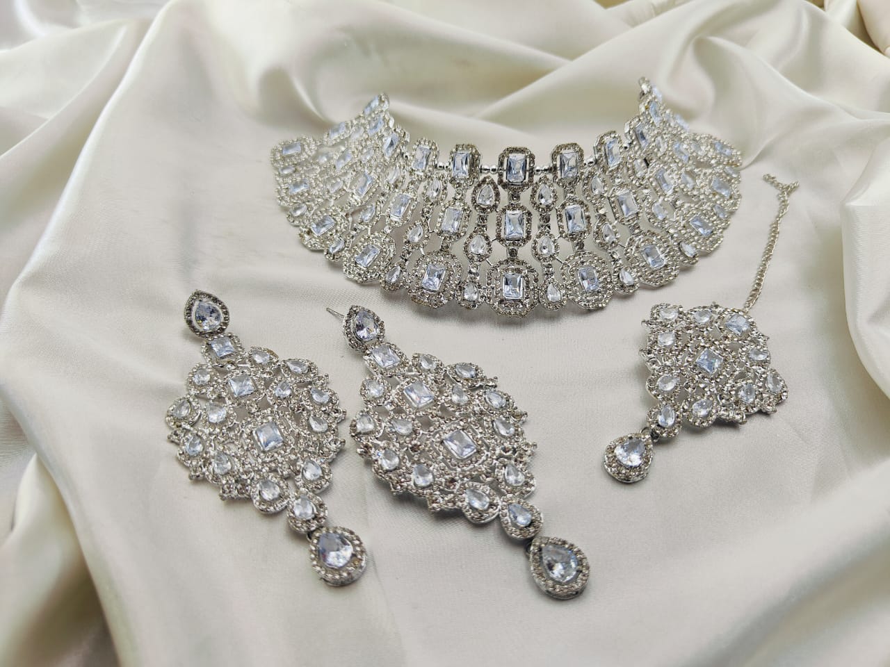 Elegant Stones Neacklace Set