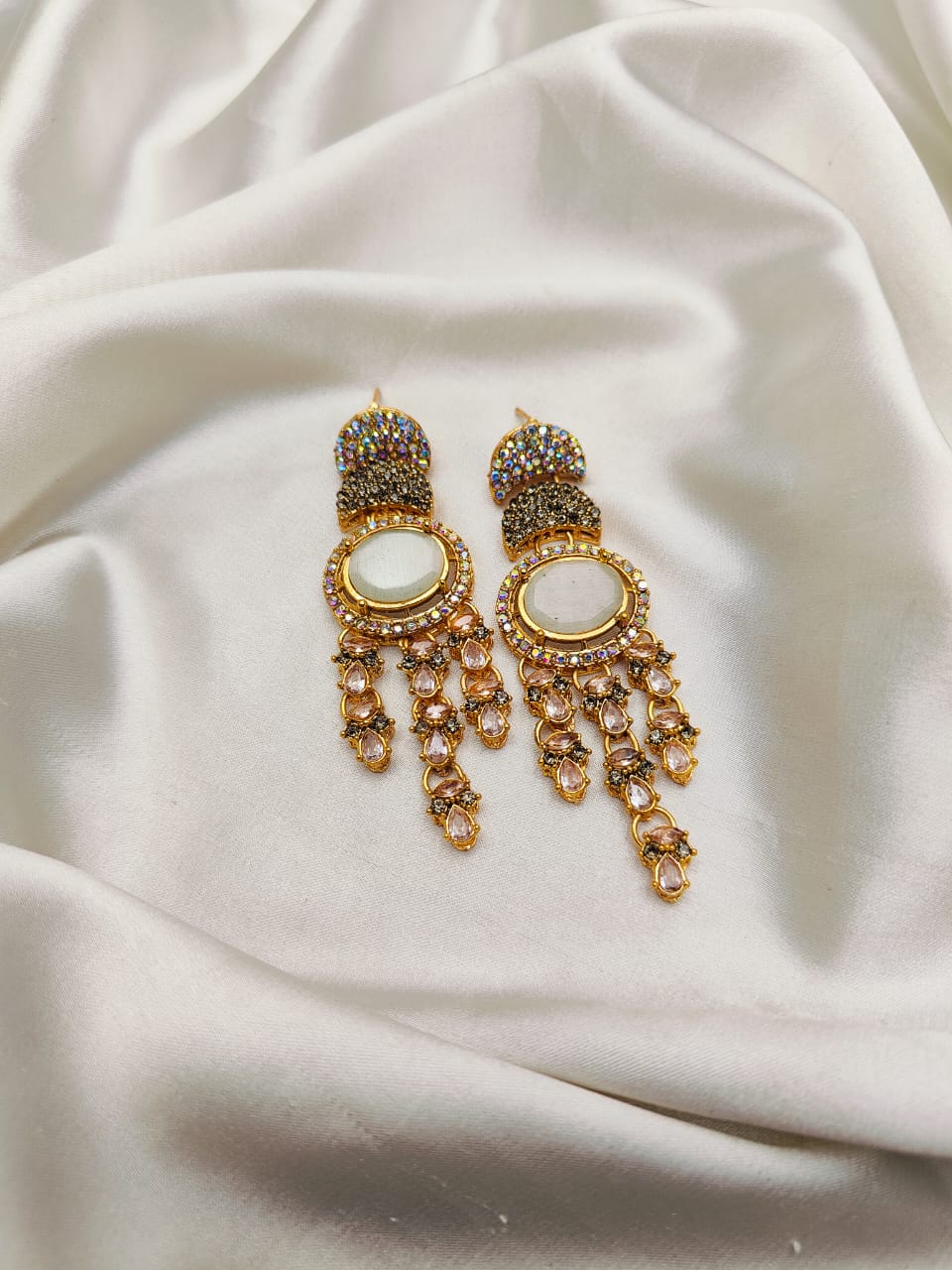 Fine Quality Stones Earrings